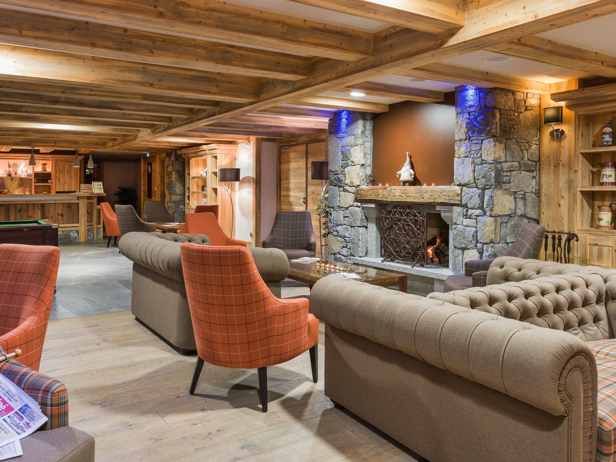 Cgh Residence Boutique Les Chalets De Layssia Samoens Exterior photo